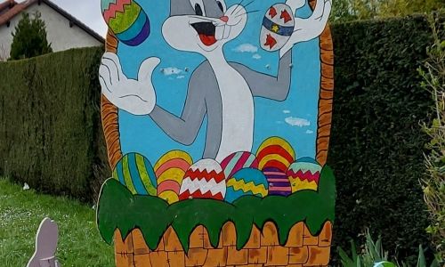 LA COMMUNE AUX COULEURS DE PAQUES LA COMMUNE AUX COULEURS DE PAQUES