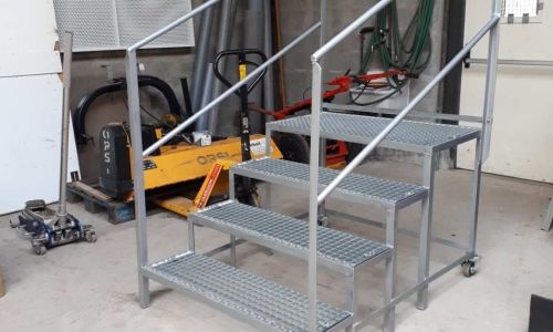 MARCHES POUR BENNE A DECHETS VERTS MARCHES POUR BENNE A DECHETS VERTS