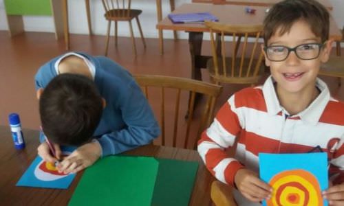 Les Scoubidous s’adonnent à la peinture