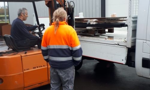 2 totems en corten aux entrées de la commune