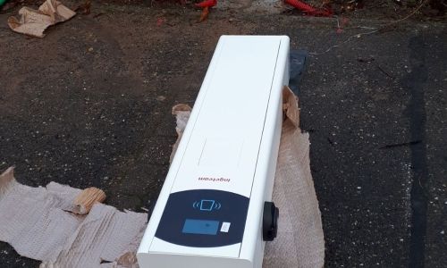 BORNE DE RECHARGEMENT POUR VOITURES ELECTRIQUES BORNE DE RECHARGEMENT POUR VOITURES ELECTRIQUES