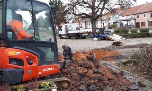 BORNE DE RECHARGEMENT POUR VOITURES ELECTRIQUES BORNE DE RECHARGEMENT POUR VOITURES ELECTRIQUES