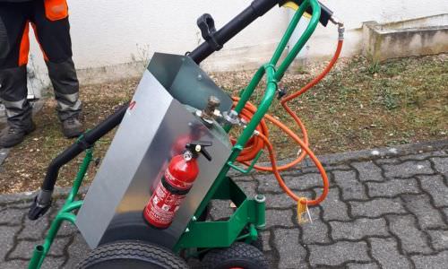 Nouveau tracteur et désherbeur