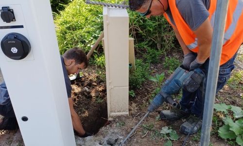 Borne de rechargement électrique