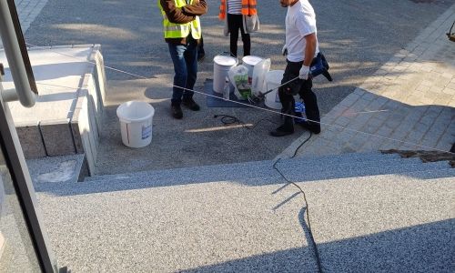 RENOVATION DE L'ESCALIER A L'ENTRÉE DE LA SALLE POLYVALENTE