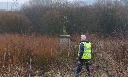 NOUVELLE STELE DERNIERE LA MAISON FORTE NOUVELLE STELE DERNIERE LA MAISON FORTE