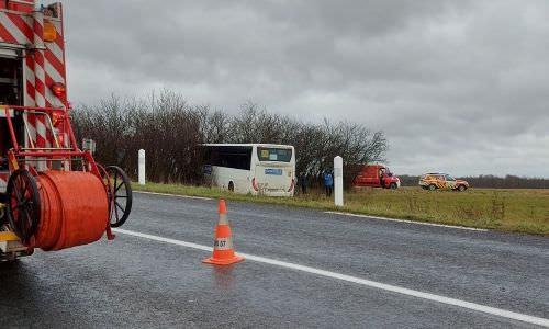 Accident entre un car scolaire et une voiture