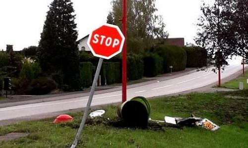 Remplacement de la signalisation suite à un accident